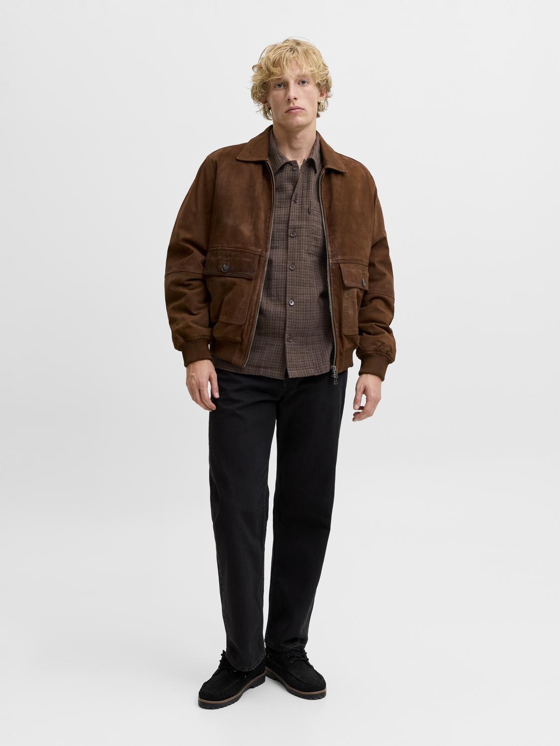 model_shot-front_full